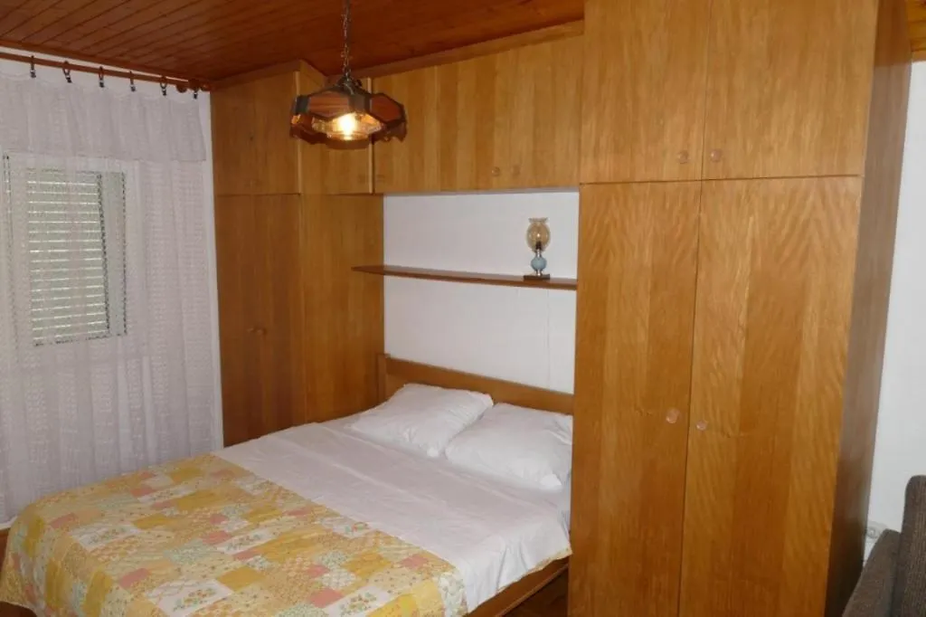 Apartment In Lopar With Sea View, Balcony, Air Conditioning, Wifi 4944-1 0*,